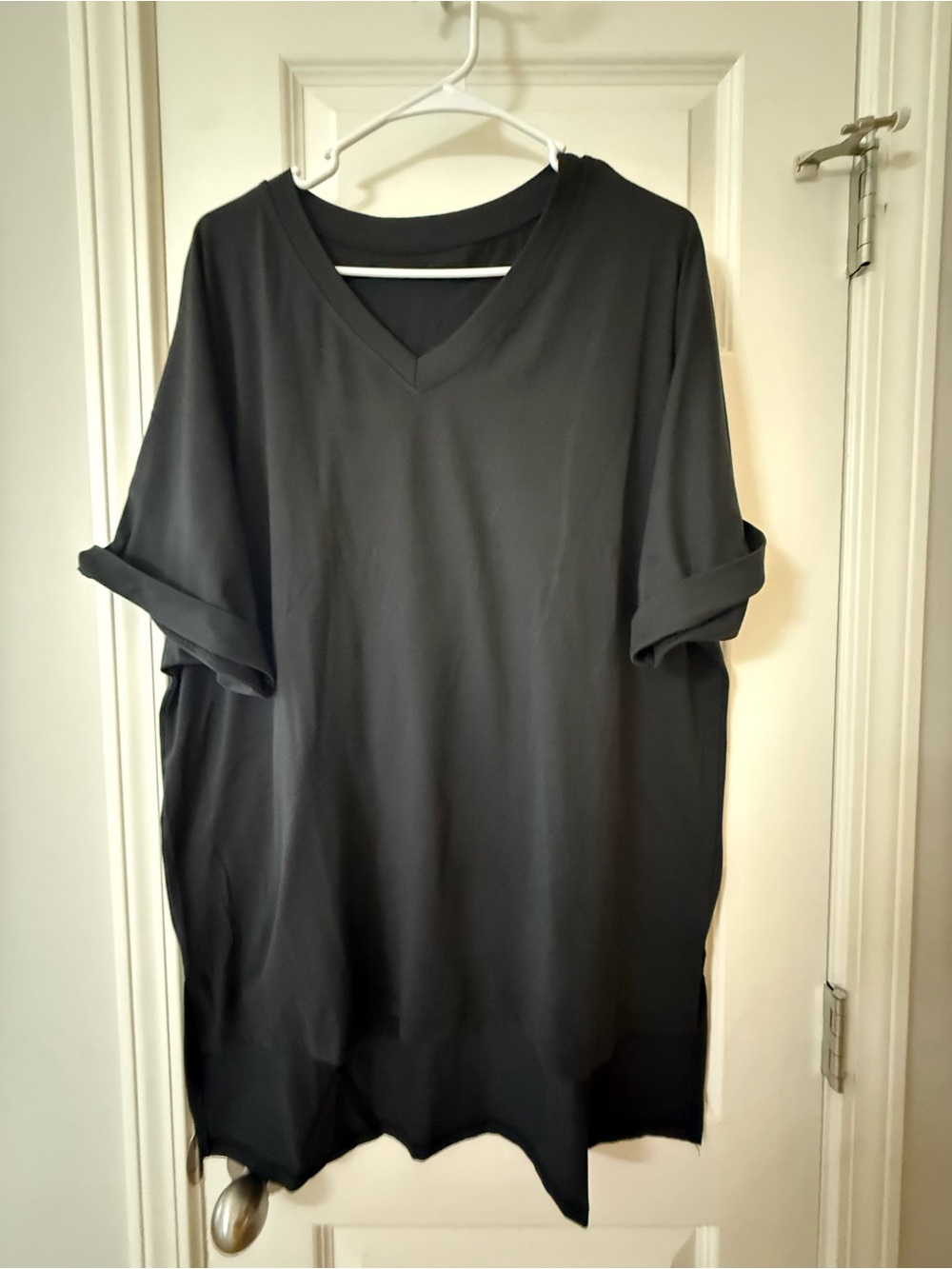 Amazon Women's Black V-Neck Roll-Sleeve Tunic Oversized XL